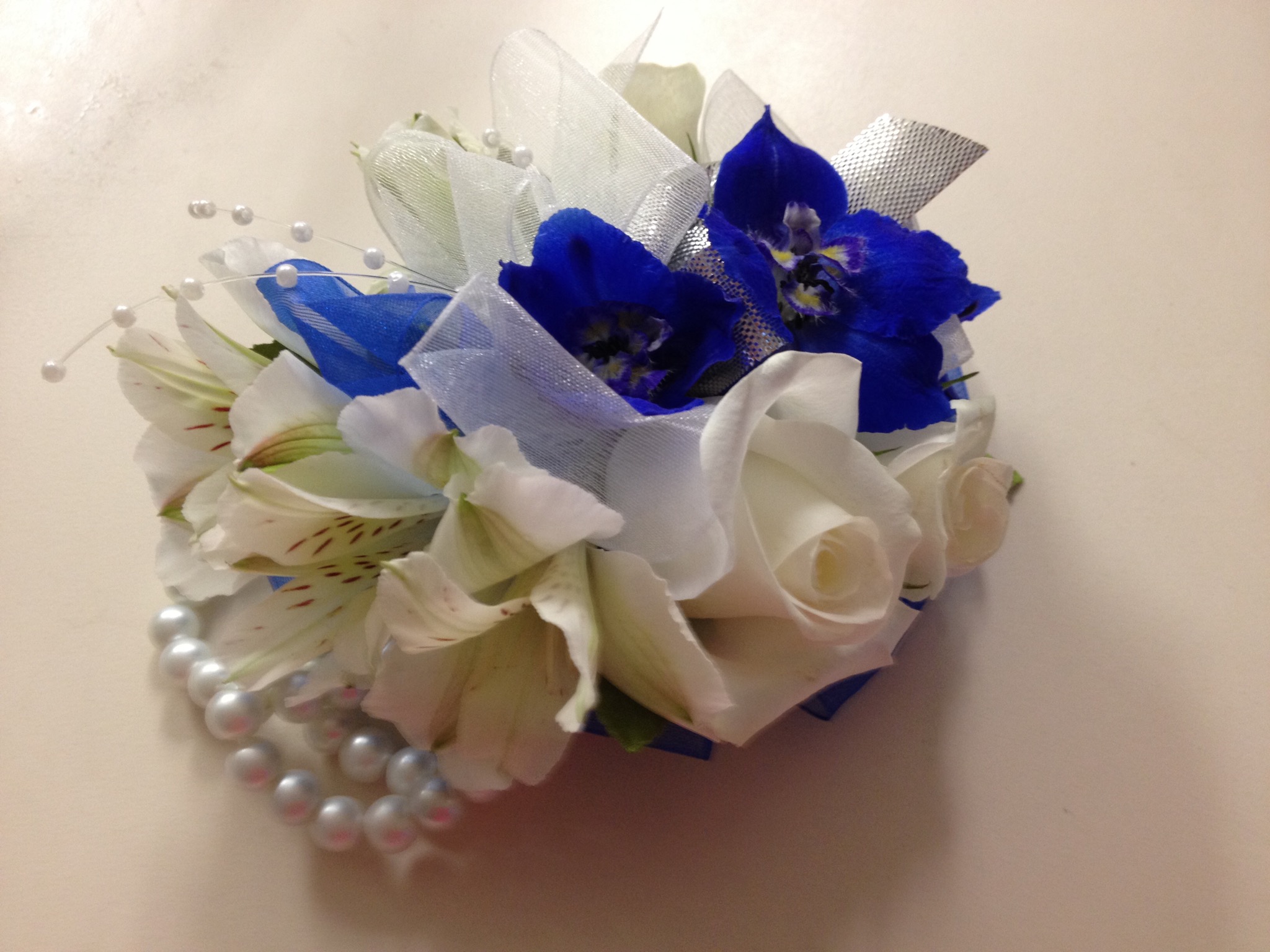 Wristlet - White Spray Rose, Blue Delphinium