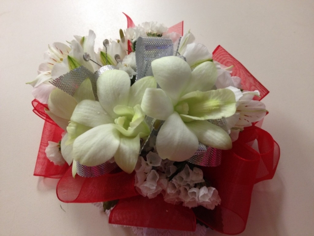 Wristlet - Orchid, White Alstroemeria